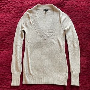 EXPRESS Beige V-Neck Sweater Pullover Size M